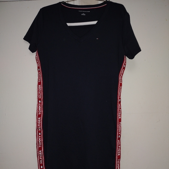 Large Tommy Hilfiger Classic T-Shirt Dress. - Picture 6 of 11
